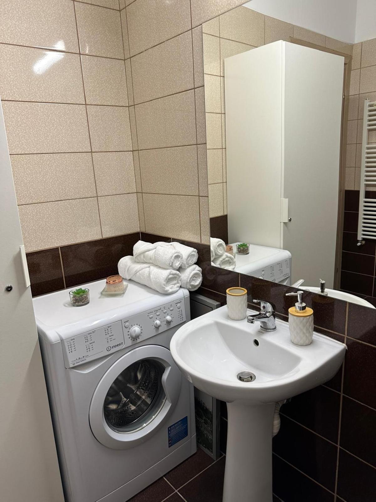 Studio Deluxe Uniri 布加勒斯特 外观 照片