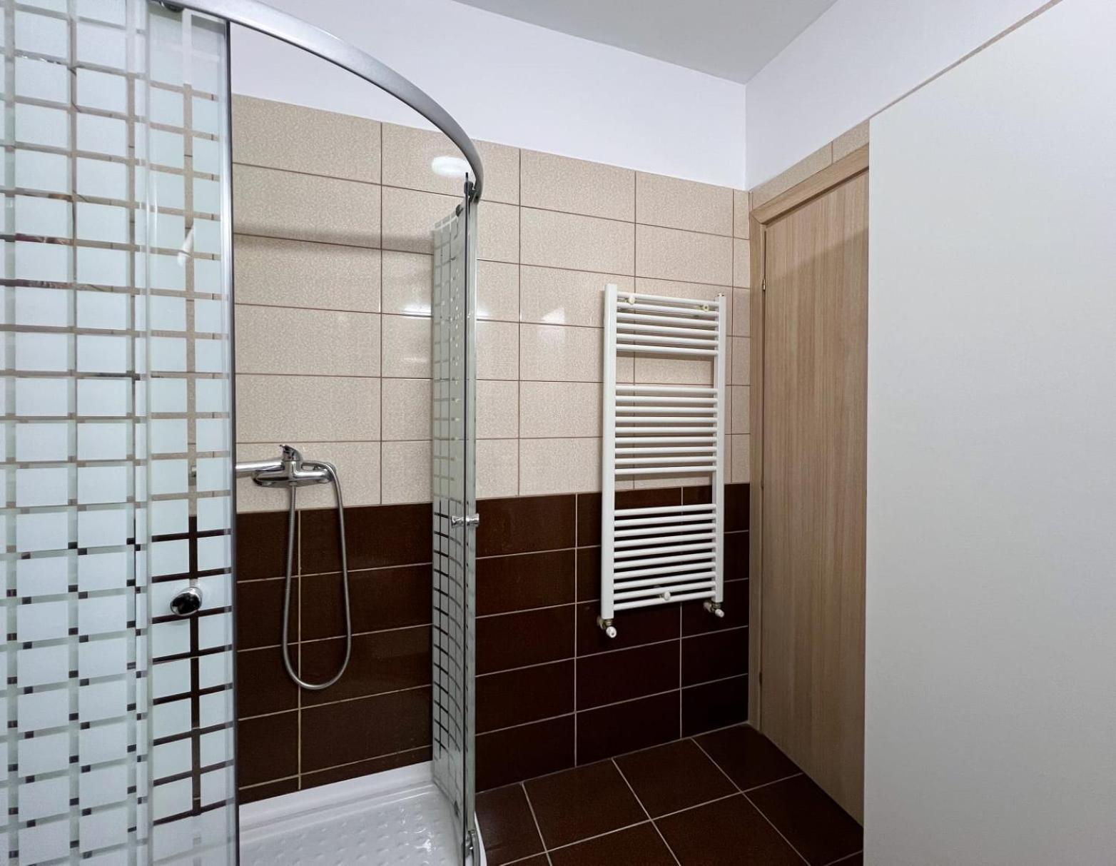 Studio Deluxe Uniri 布加勒斯特 外观 照片